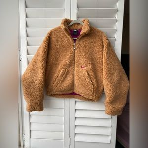 Nike Swoosh Teddy Jacket 🧸